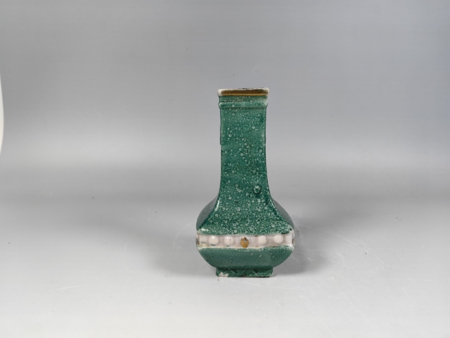 古玩陶瓷民國松石綠釉四方賞瓶真品鑒賞圖