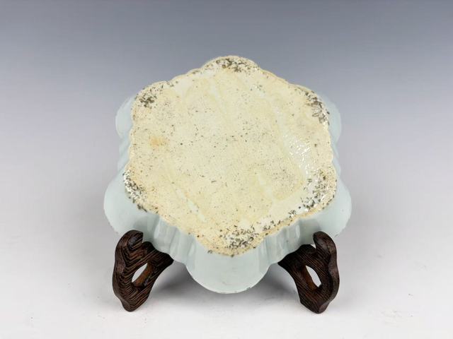 古玩陶瓷清乾隆·粉彩孔雀紋六方棱形洗拍賣，當前價格128元