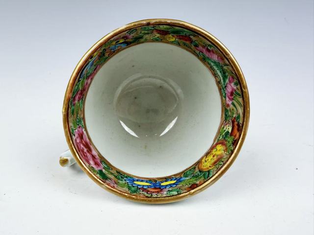 古玩陶瓷清晚期·花蝶蟲紋杯拍賣，當前價格168元