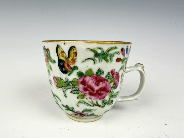 古玩陶瓷清晚期·花蝶蟲紋杯拍賣，當前價格168元