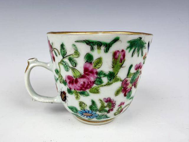 古玩陶瓷清晚期·花蝶蟲紋杯拍賣，當前價格168元