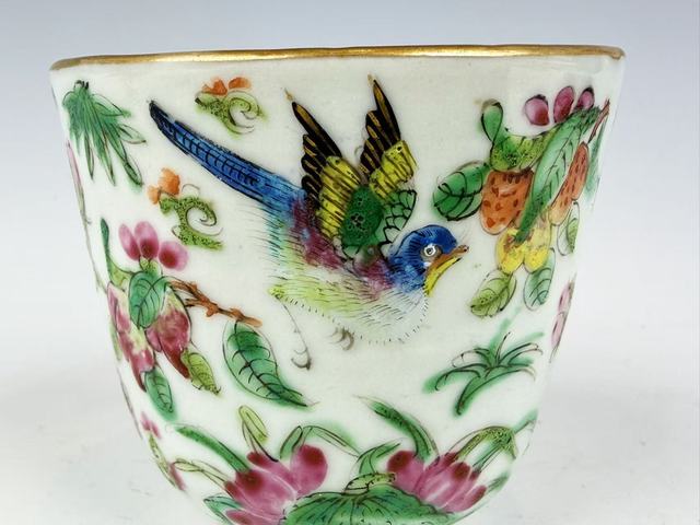 古玩陶瓷清晚期·花蝶蟲紋杯拍賣，當前價格168元