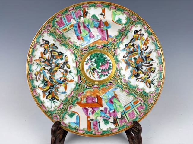 古玩陶瓷清晚期·西廂記人物蝶紋折沿盤拍賣，當前價格198元