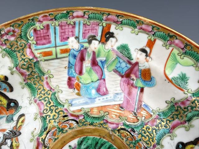 古玩陶瓷清晚期·西廂記人物蝶紋折沿盤拍賣，當前價格198元