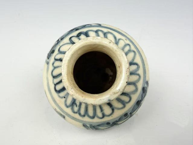 古玩陶瓷明晚期·青花開窗花卉水盂拍賣，當前價格396元