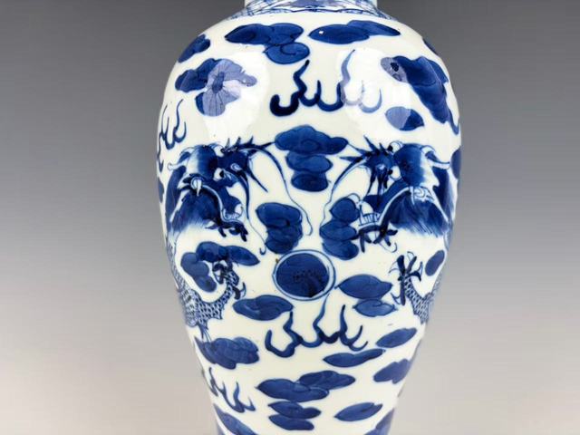 古玩陶瓷清晚期·青花雙龍戲珠大瓶拍賣，當(dāng)前價格776元
