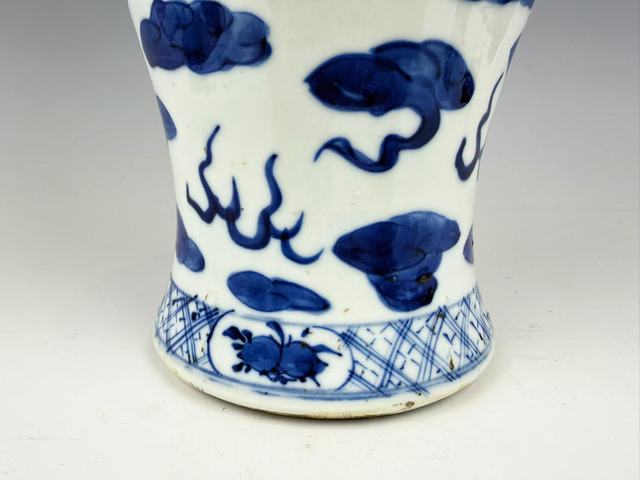 古玩陶瓷清晚期·青花雙龍戲珠大瓶拍賣，當(dāng)前價格776元