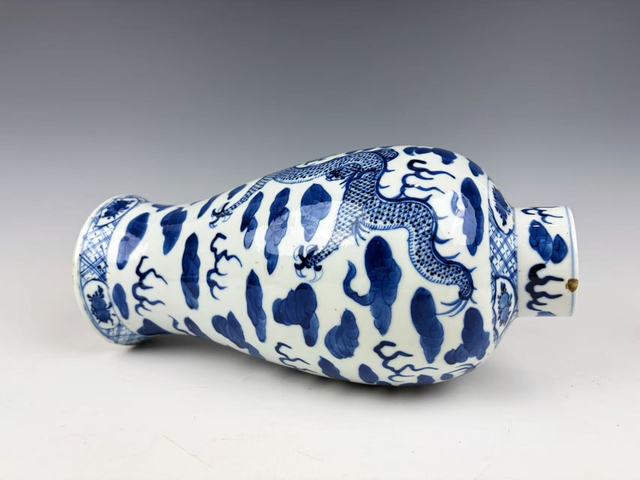 古玩陶瓷清晚期·青花雙龍戲珠大瓶拍賣，當(dāng)前價格776元