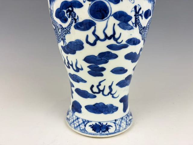 古玩陶瓷清晚期·青花雙龍戲珠大瓶拍賣，當(dāng)前價格776元