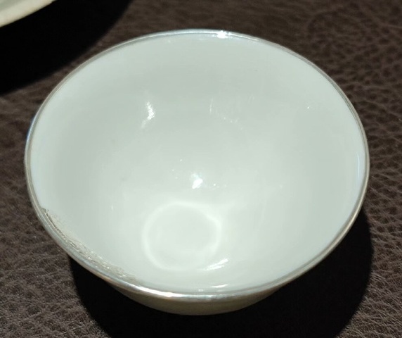 古玩陶瓷白釉杯子真品鑒賞圖