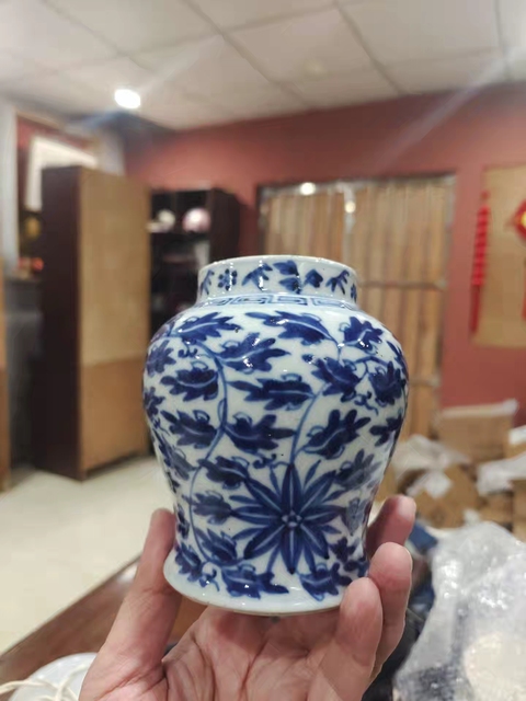 古玩陶瓷晚清青花小將軍罐真品鑒賞圖