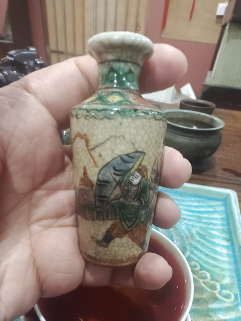 古玩陶瓷晚清哥釉五彩瓶真品鑒賞圖