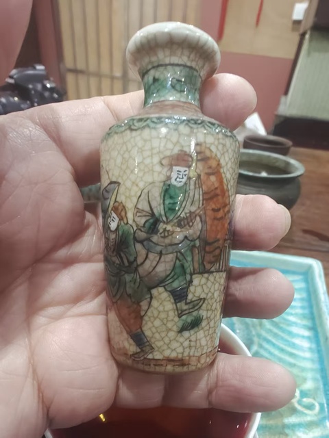 古玩陶瓷晚清哥釉五彩瓶真品鑒賞圖