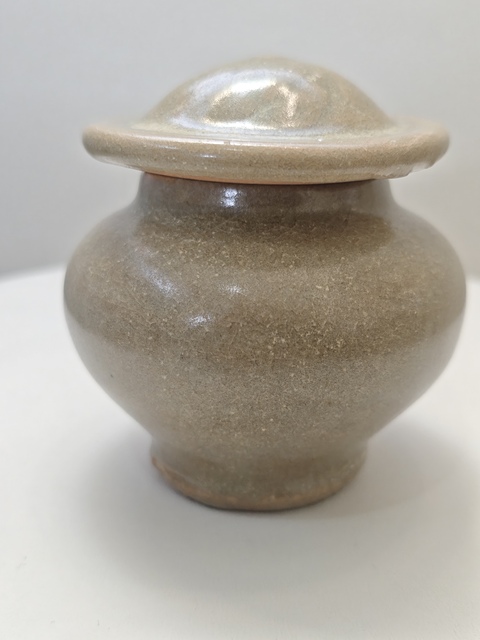 古玩陶瓷龍泉窯蓋罐真品鑒賞圖