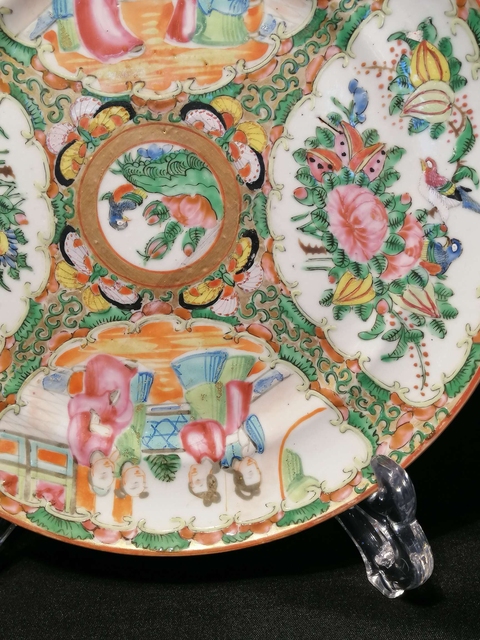 古玩陶瓷人物花鳥蝶紋廣彩盤真品鑒賞圖