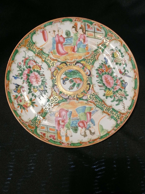 古玩陶瓷人物花鳥蝶紋廣彩盤真品鑒賞圖