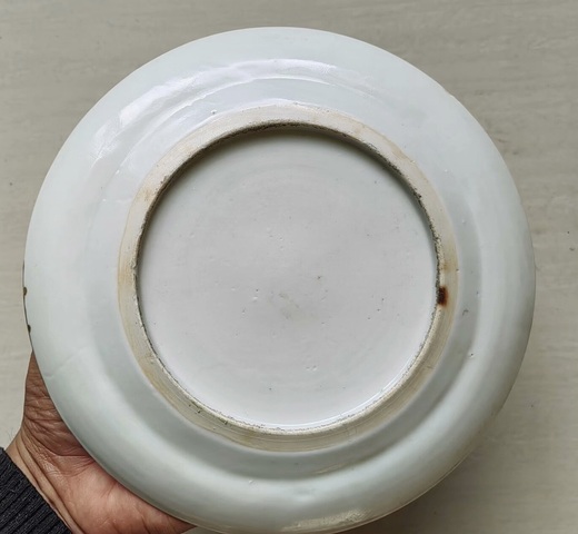 古玩陶瓷人物花鳥蝶紋廣彩盤真品鑒賞圖