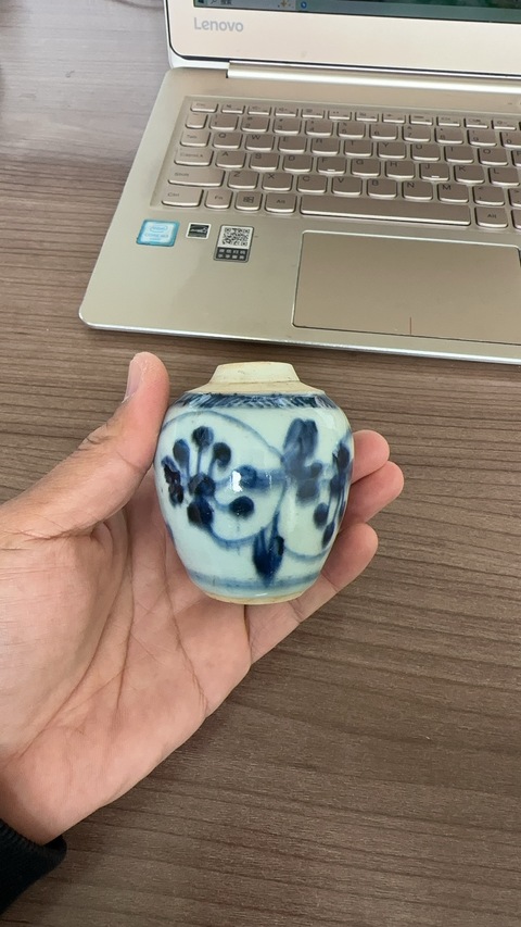 古玩陶瓷青花纏枝花卉紋小罐真品鑒賞圖