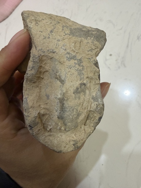 古玩雜項石雕造像殘首真品鑒賞圖