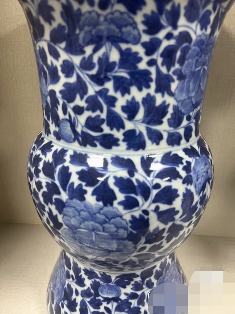 古玩陶瓷青花花卉紋花觚真品鑒賞圖