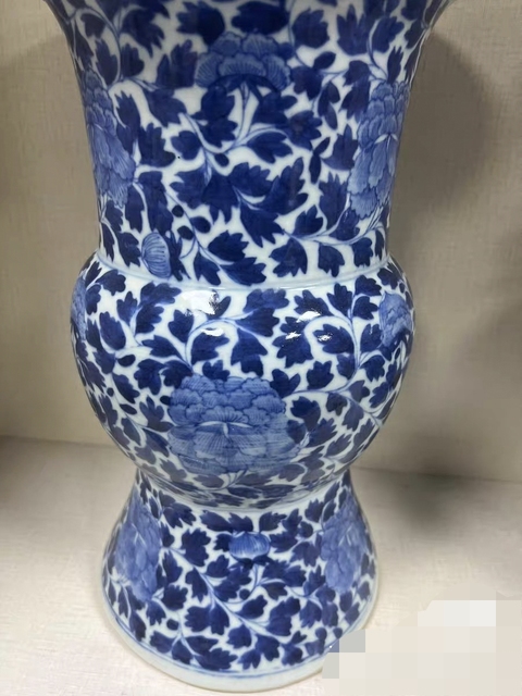 古玩陶瓷青花花卉紋花觚真品鑒賞圖