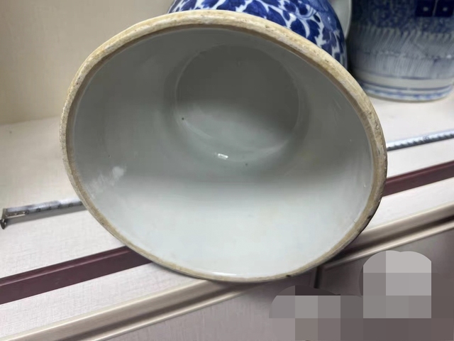 古玩陶瓷青花花卉紋花觚真品鑒賞圖