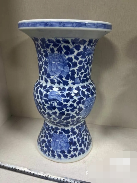 古玩陶瓷青花花卉紋花觚真品鑒賞圖