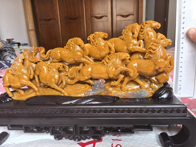 古玩玉器黃龍玉雕“八駿擺件”真品鑒賞圖