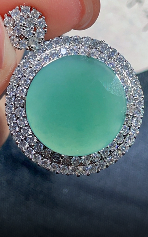 古玩玉器天然翡翠鑲嵌吊墜真品鑒賞圖