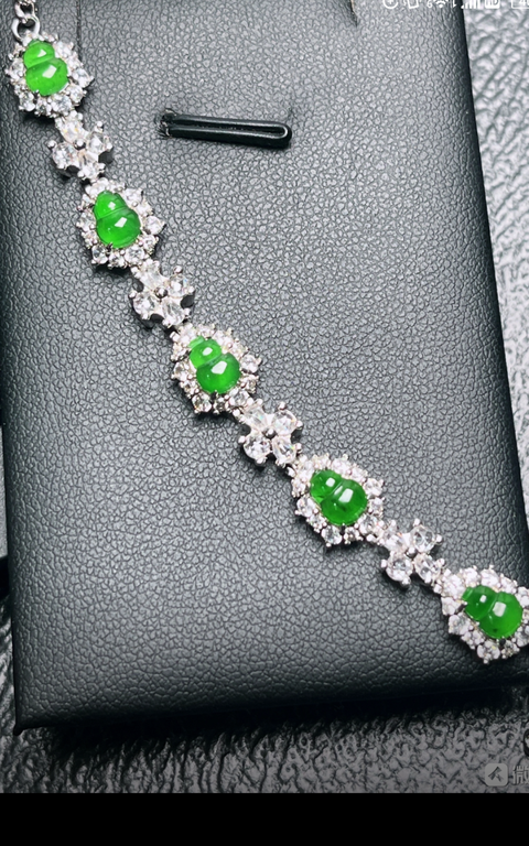 古玩玉器翡翠項(xiàng)鏈“手鏈”拍賣(mài)，當(dāng)前價(jià)格998元