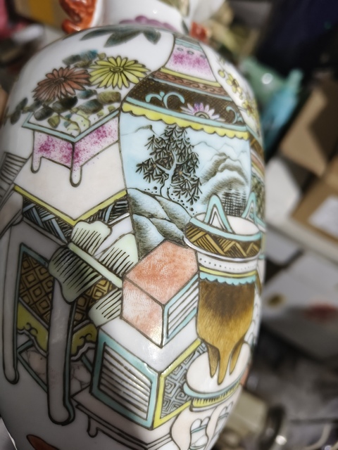 古玩陶瓷晚清淺降彩名家博古圖瓶真品鑒賞圖