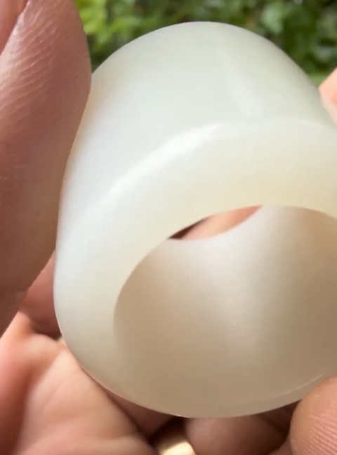 古玩玉器和田白玉扳指真品鑒賞圖