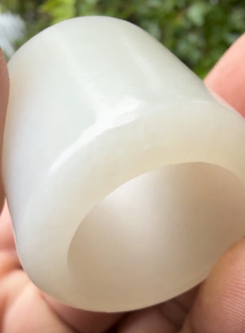 古玩玉器和田白玉扳指真品鑒賞圖