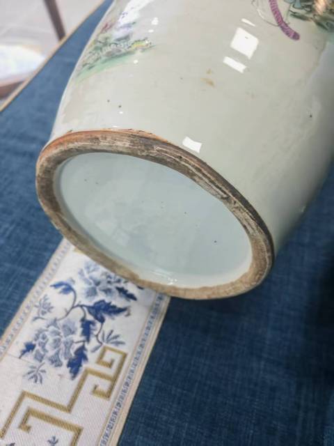 古玩陶瓷粉彩仕女紋雙松葉耳撇口瓶真品鑒賞圖