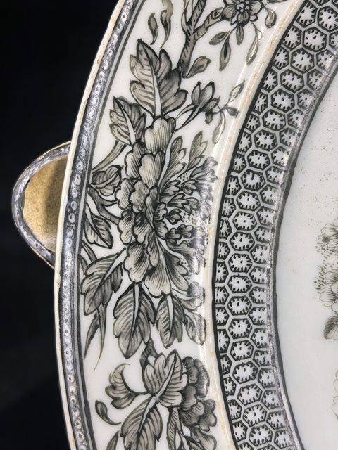 古玩陶瓷清代乾隆時(shí)期墨彩描金花卉紋溫盤(pán)拍賣，當(dāng)前價(jià)格2888元