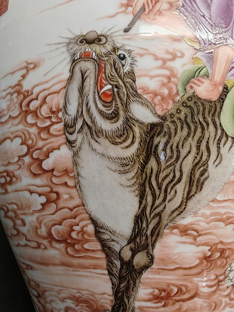 古玩陶瓷粉彩人物雙耳瓶真品鑒賞圖