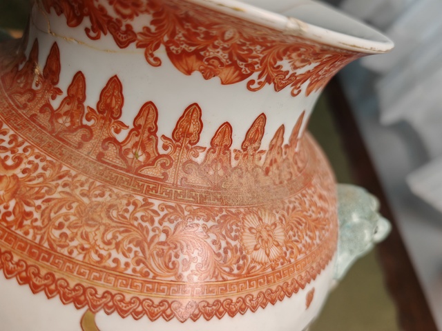 古玩陶瓷粉彩人物雙耳瓶真品鑒賞圖