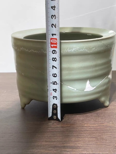 古玩陶瓷龍泉窯玄紋三足爐真品鑒賞圖