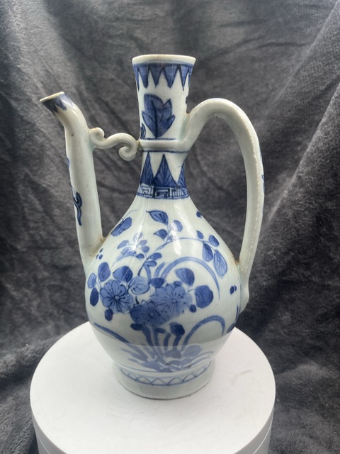 古玩陶瓷青花花卉紋執(zhí)壺拍賣，當(dāng)前價(jià)格12888元