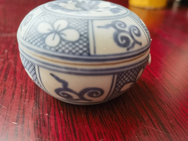古玩陶瓷明末青花蓋盒真品鑒賞圖