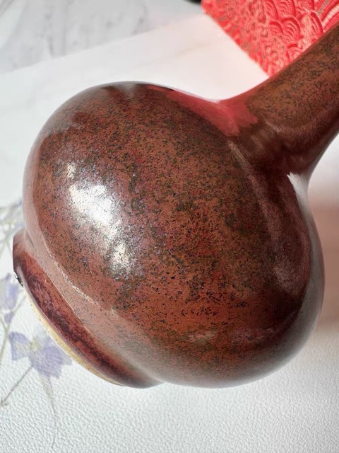 古玩陶瓷乾隆鐵銹釉荸薺瓶真品鑒賞圖