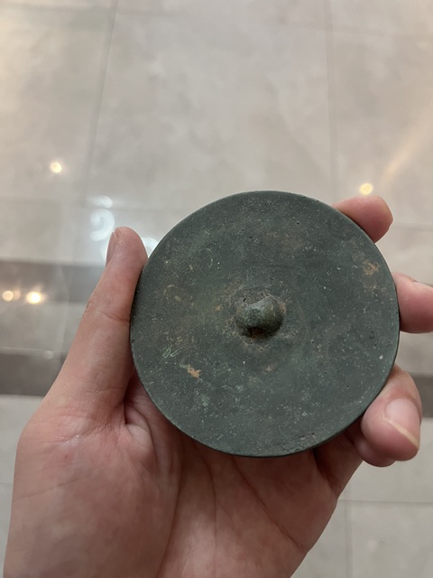 古玩銅器倆種不同題材銅鏡真品鑒賞圖