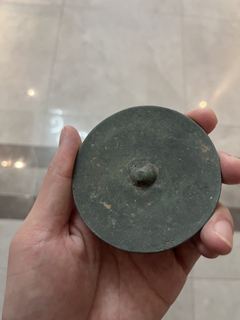 古玩銅器倆種不同題材銅鏡真品鑒賞圖
