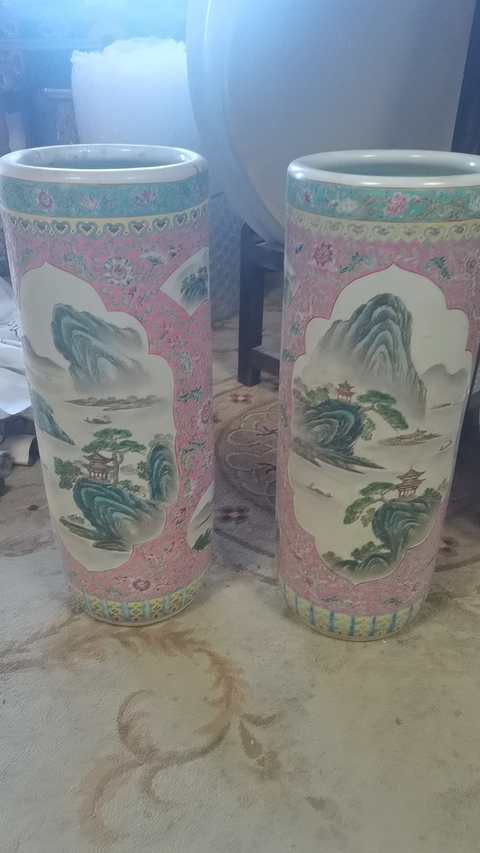 古玩陶瓷七八十年代 粉彩山水紋筒瓶真品鑒賞圖