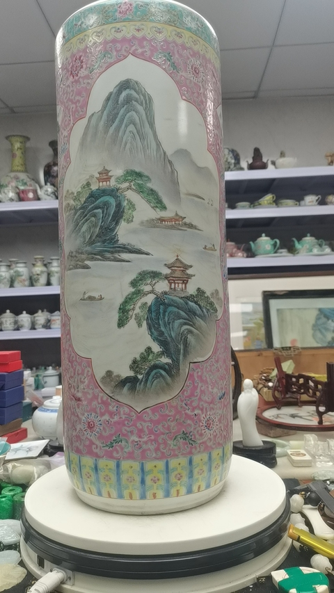 古玩陶瓷七八十年代 粉彩山水紋筒瓶真品鑒賞圖
