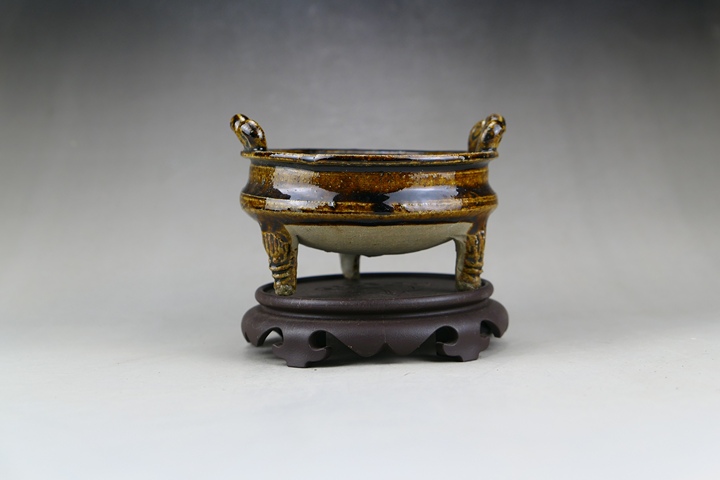 古玩陶瓷精品:明末清初青釉雙耳三獸足香爐（文房雅器拍賣，當前價格1200元