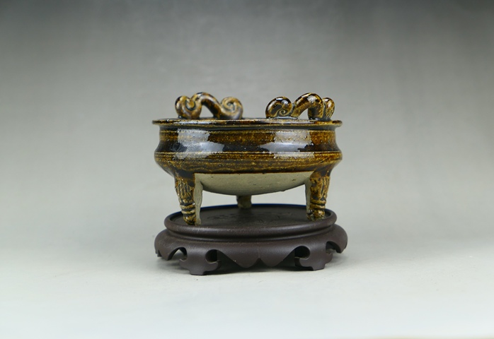 古玩陶瓷精品:明末清初青釉雙耳三獸足香爐（文房雅器拍賣，當前價格1200元