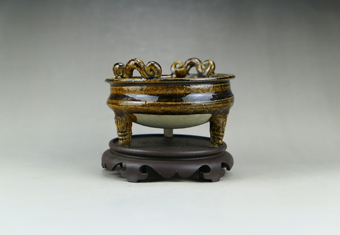 古玩陶瓷精品:明末清初青釉雙耳三獸足香爐（文房雅器拍賣，當前價格1200元