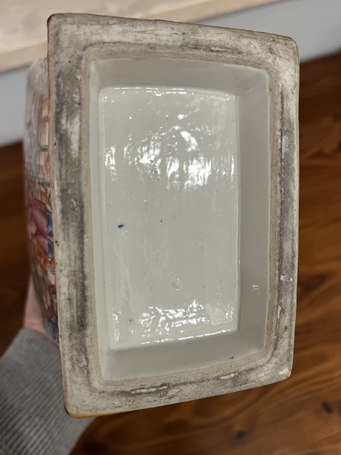 古玩陶瓷青花廣彩花卉開窗人物故事紋螭龍耳方瓶真品鑒賞圖