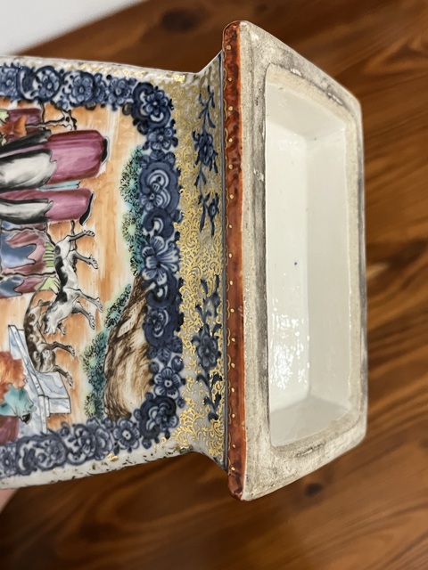 古玩陶瓷青花廣彩花卉開窗人物故事紋螭龍耳方瓶真品鑒賞圖